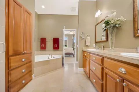 17536 Hackberry Ct, Eden Prairie, MN 55347 photo 14