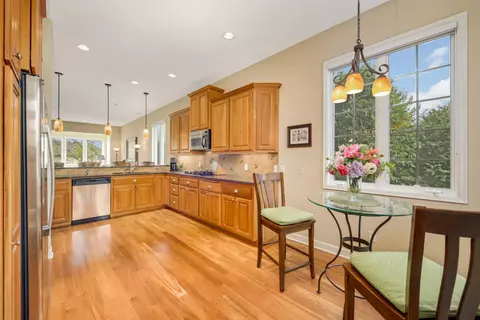 17536 Hackberry Ct, Eden Prairie, MN 55347 photo 2
