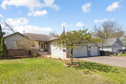 23246 Kerry St NW, Saint Francis, MN 55070