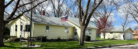 600 Mars St S, Cosmos, MN 56228
