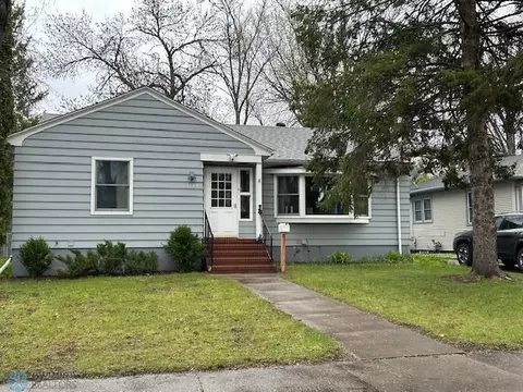 1108 11th St S, Moorhead, MN 56560