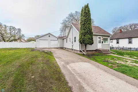 322 23rd St S, Fargo, ND 58103