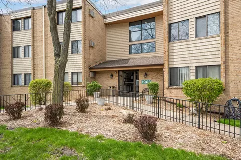 1903 Silver Bell Rd #317, Eagan, MN 55122