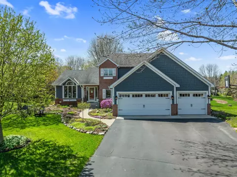 6310 Deerwood Ln, Lino Lakes, MN 55014