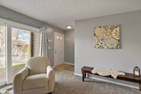 4476 Cinnamon Ridge Trl #A, Eagan, MN 55122 photo 5