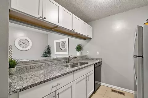 4476 Cinnamon Ridge Trl #A, Eagan, MN 55122 photo 12
