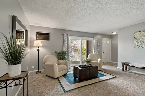 4476 Cinnamon Ridge Trl #A, Eagan, MN 55122 photo 4