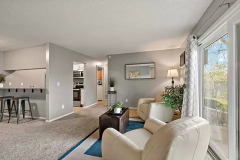 4476 Cinnamon Ridge Trl #A, Eagan, MN 55122 photo 3