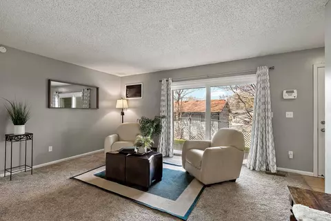 4476 Cinnamon Ridge Trl #A, Eagan, MN 55122 photo 2