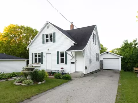609 Front St W, Detroit Lakes, MN 56501