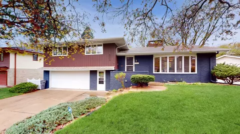 5113 Meadow Rdg, Edina, MN 55439