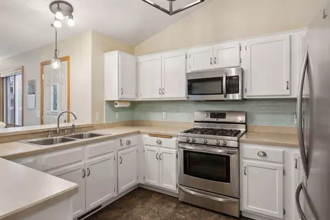 4422 Braddock Trl, Eagan, MN 55123 photo 17