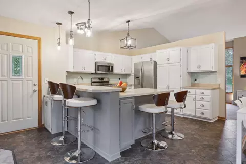 4422 Braddock Trl, Eagan, MN 55123 photo 6