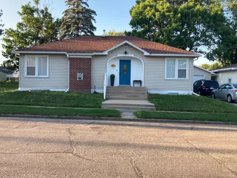 107 E Pike St, Osakis, MN 56360