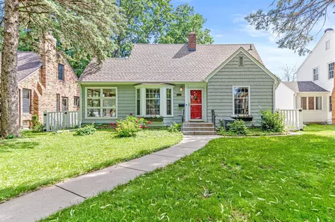1436 California Ave W, Falcon Heights, MN 55108