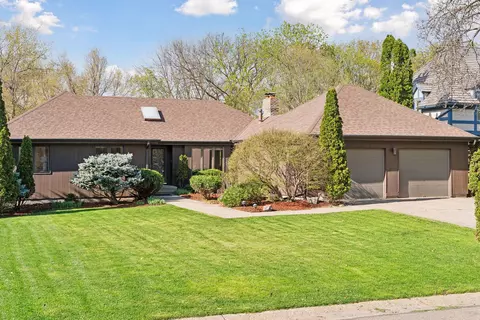 7605 Stonewood Ct, Edina, MN 55439