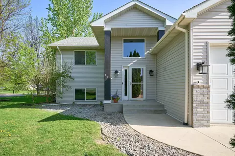 101 Roberts Ct, Buffalo, MN 55313