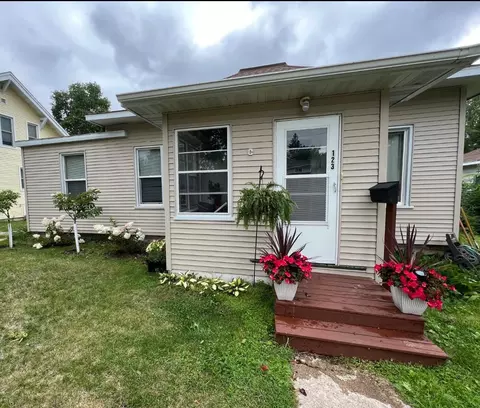 123 Willow St E, Detroit Lakes, MN 56501