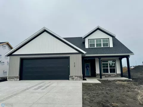 5128 Mira Way W, West Fargo, ND 58078