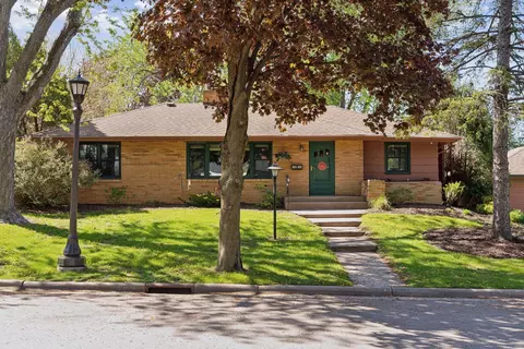 1950 Yorkshire Ct, Saint Paul, MN 55116