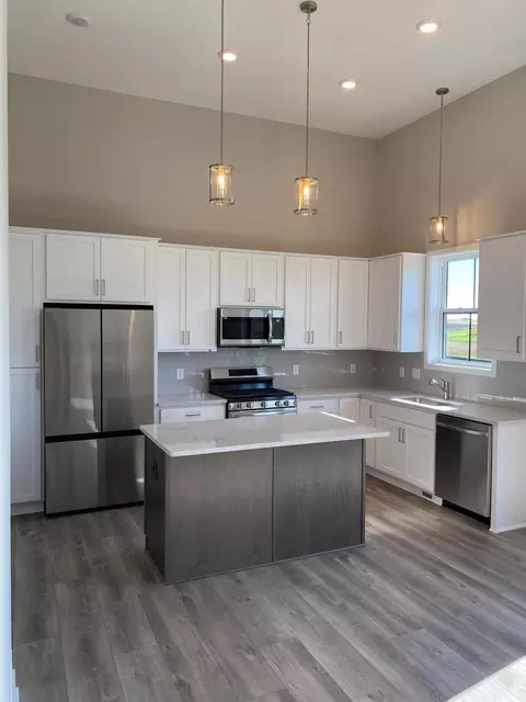 18144 Gavel Ln, Lakeville, MN 55044