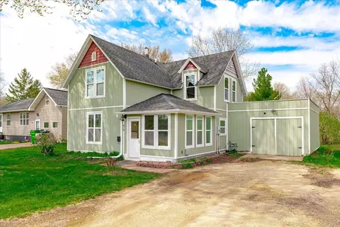 419 N 1st St, New Richmond, WI 54017