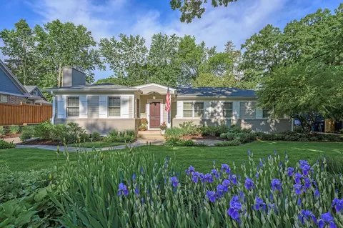 146 Oakwood Rd, Hopkins, MN 55343
