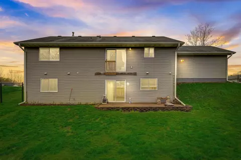609 Hillcrest Dr, Roberts, WI 54023 photo 4