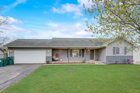 609 Hillcrest Dr, Roberts, WI 54023 photo 2