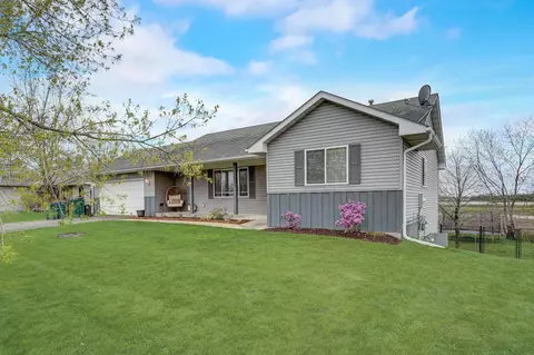 609 Hillcrest Dr, Roberts, WI 54023 photo 3