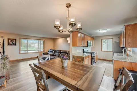 609 Hillcrest Dr, Roberts, WI 54023 photo 9