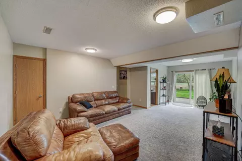 609 Hillcrest Dr, Roberts, WI 54023 photo 25