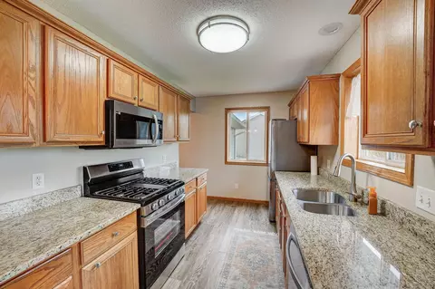609 Hillcrest Dr, Roberts, WI 54023 photo 13