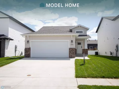 1484 68 Ave S, Fargo, ND 58104