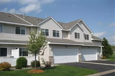 8997 92nd St S, Cottage Grove, MN 55016