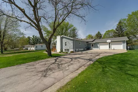 25 9th Ave NW, Oronoco, MN 55960