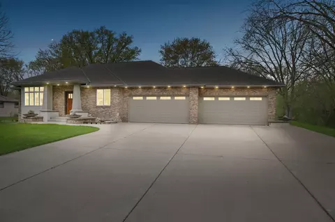 625 Lanewood Ln N, Plymouth, MN 55447