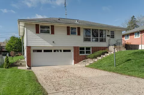 2002 23rd St NW, Rochester, MN 55901