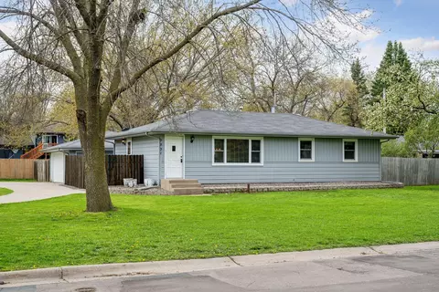 9831 Cottonwood Ln N, Maple Grove, MN 55369