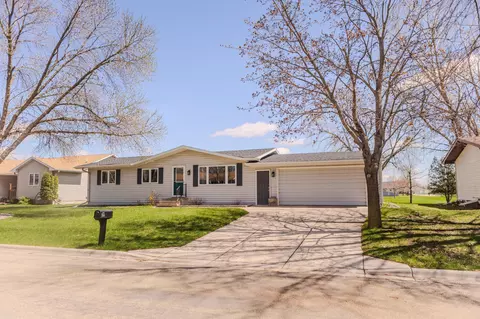 319 Eleanor Ave, Morris, MN 56267