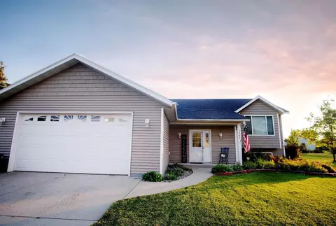 1207 6th Ave NW, Perham, MN 56573