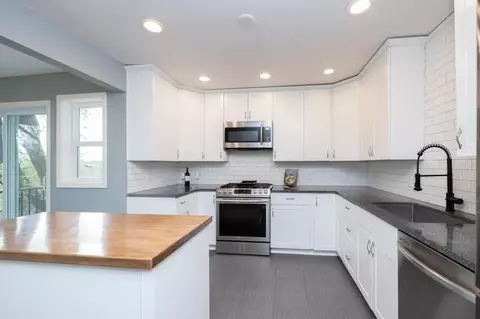 1203 Davern St, Saint Paul, MN 55116