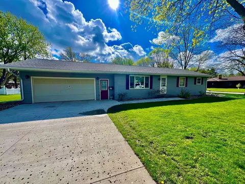 503 S Bruce St, Marshall, MN 56258