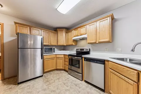 2053 Willow Cir, Centerville, MN 55038 photo 11
