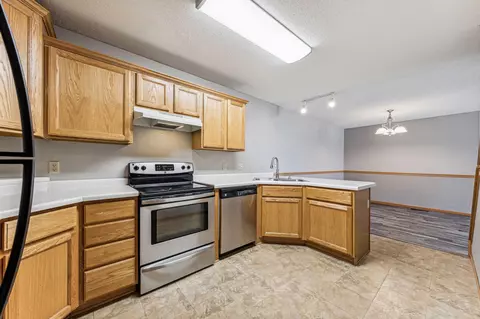 2053 Willow Cir, Centerville, MN 55038 photo 10