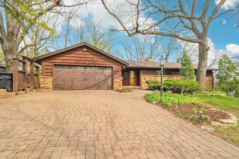 930 Toledo Ave N, Golden Valley, MN 55422