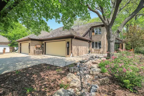 6107 Habitat Ct S, Edina, MN 55436