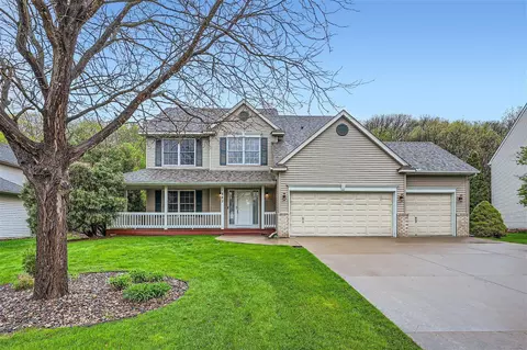 1882 Bowsens Ln, Woodbury, MN 55125