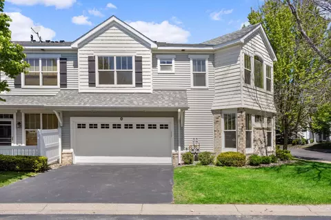 3033 Chamberlain St N #8, Maplewood, MN 55109