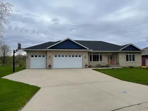 2460 Campbell Blvd, Worthington, MN 56187